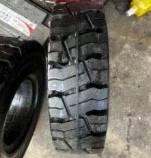 福建 6.00-9 实心轮胎 机场行李拖车 平板车 静音平稳