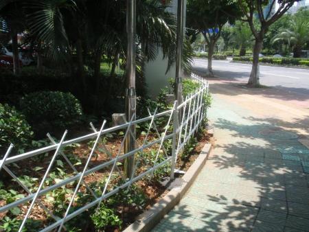 公园栅栏式浸塑护栏 花圃护栏白色 