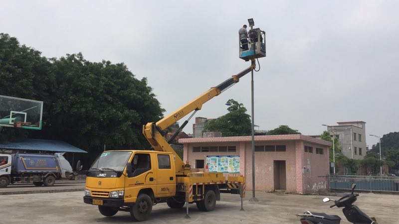 想找实惠的高空车出租，就来鑫越高空车出租——高空作业车出租