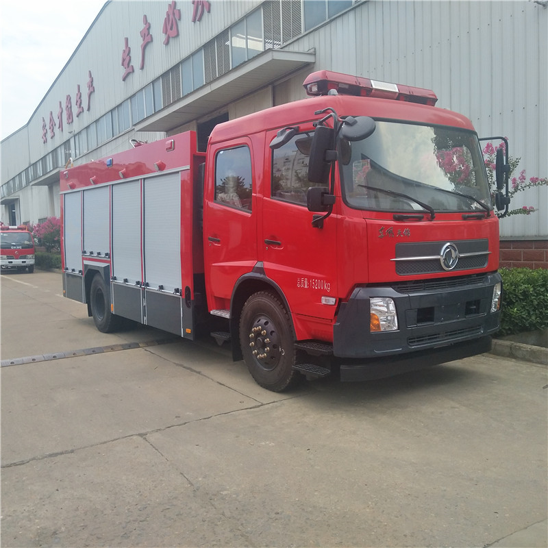 东风天锦5.8吨水罐消防车厂家直销价格，社区消防车供应