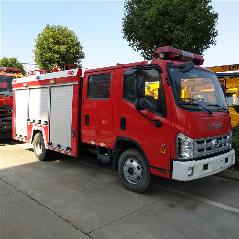 2-3吨福田康瑞水罐消防车厂家直销价格，社区消防车供应商